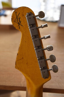 Fender Custom Shop 1957 Stratocaster Relic, perfektní stav. - 9