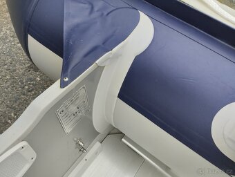 Nafukovací motorový člun Marine Tec 320 + příslušenství - 9