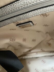 Batoh Guess Varsity Pop - 9