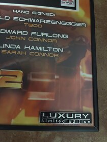 Vlastnoručně podepsaná fotografie Terminator 2  s COA - 9