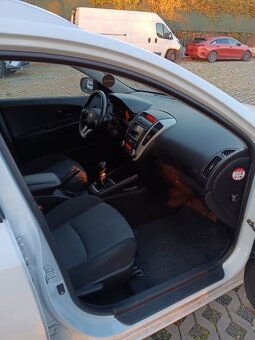 Na díly celý auto KIA CEED 1,4 Benzín - 9