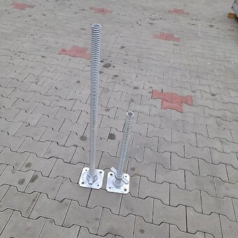 Šroubovací stavitelné patky k lešení - 9