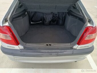 Toyota Avensis T22 - 9