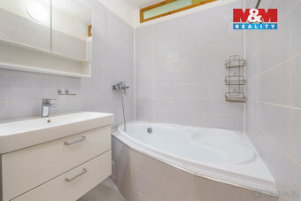 Prodej bytu 3+1, 83 m², Karlovy Vary, ul. Dvořákova - 9