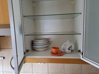 Kuchyňská linka s troubou a varnou deskou - 9