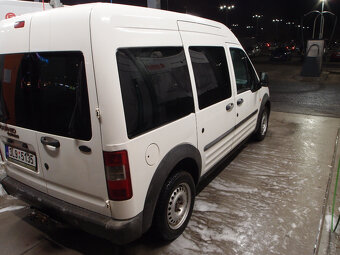 Ford Tourneo Connect 1.8 TDCi 230L /Tažný/ 8 Sedadel / Klima - 9