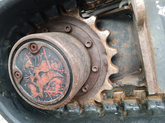 Bobcat E19 Minibagr 1,8 T - - - 9