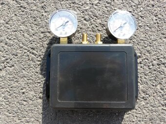 Sada měchů s držáky hadicemi a manometrem - 9
