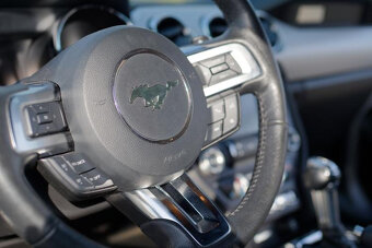 Ford Mustang 5.0L V8 GT - 9