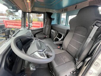 IVECO X-WAY 300X50P HR OFF 6x4 hákový nosič kontejneru 20T - 9