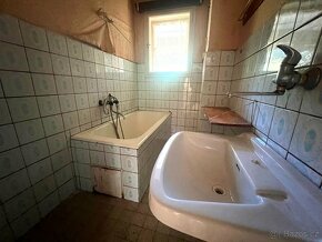 Prodáme dům s garáží a zahradou, 1247m2, Litomyšl - 9