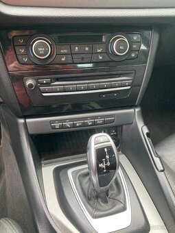 Bmw X1 2.0D 135kw M-PAKET 4x4 max.možná výbava 2x alu kola - 9