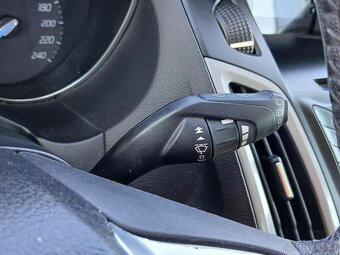 Ford Focus 1.6i ,  77 kW benzín, 2011 - 9