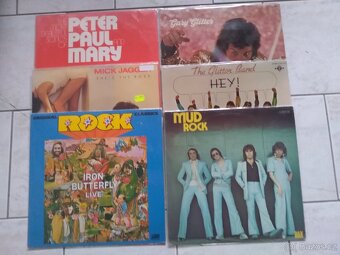 Prodám retro hudební skříň, gramofony a LP desky. - 9