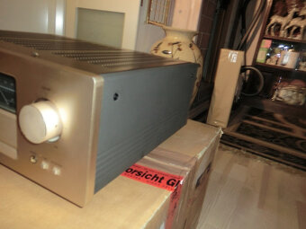 Špičkový zesilovač Accuphase E-406V, originální balení, velm - 9