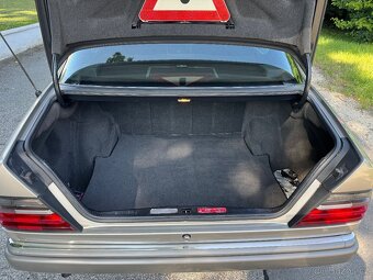 Mercedes 300d W124, 1- majitel, 100 KW - 9