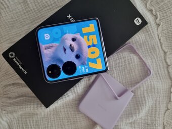 Xiaomi Mix Flip - 9