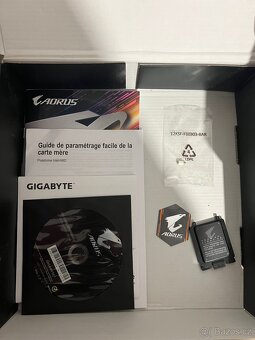 Základní deska s procesorem a chladičem - 9