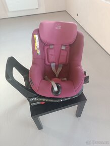 Prodám autosedačku Britax Römer Dualfix M i - size - 9