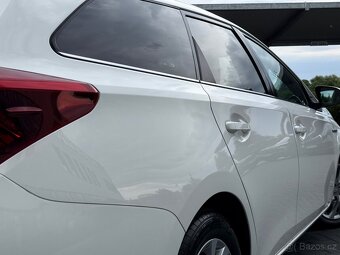 Toyota Auris Hybrid combi / 2016 - 9