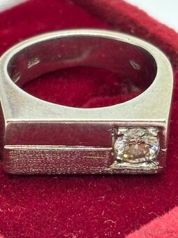 Zlatý prsten s briliantem 0.20 CT - 9