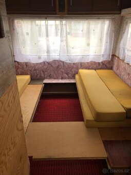 Karavan na pevné stání - 9