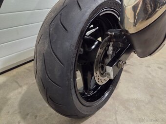 Suzuki GSR 750 - TOP - 6tis km - 9