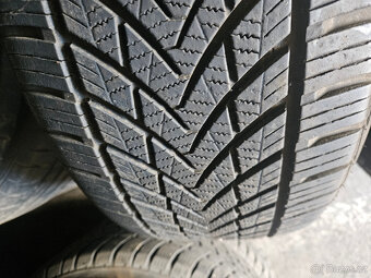 235/55R17 103 W XL Tracmax - 9