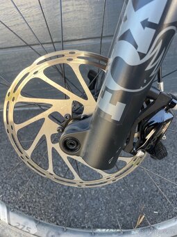 Canyon Torque CF9 2021 vel. M TOP stav NOVÁ CENA - 9