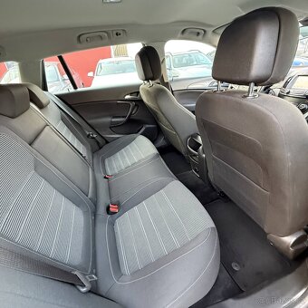 Opel Insignia • 1.6 CDTI • 100 kW • 2016 Cena: 149 000 Kč N - 9