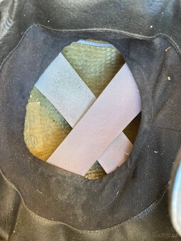 Přilba vojenská na motorku stará za 700 kč - 9