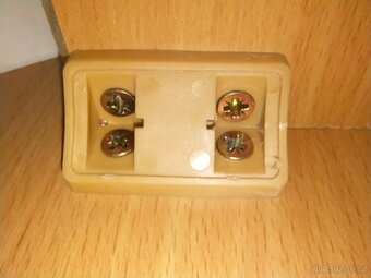 Atypická vestavná šatní skříň - 9