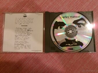 Charles Manson: CD Lie + sbírka knih. - 9