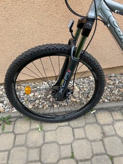 Kolo Carerra Rám 16.Na postavu cca 155-175. Najeto tak 15 km - 9