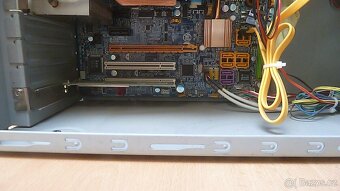 starší Pc bez HDD - 9