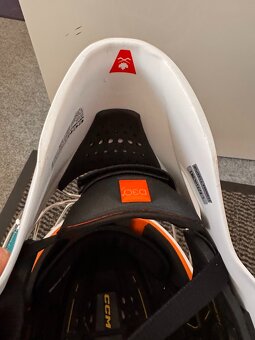 MASKA CCM AXIS F9 SR - 9