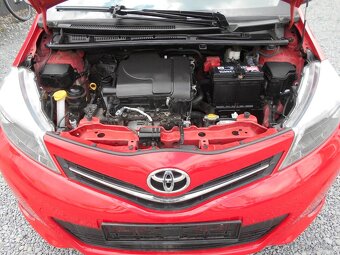 Toyota yaris 1,0 VVT-i 51 kw NAVI KAMERA - 9
