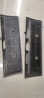 Bmw e30 2x kastlik, 2x plast pro zadni znacku - 9