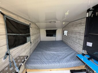 Vybavený minikaravan - 9
