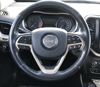 Jeep Cherokee 2,0 - 9