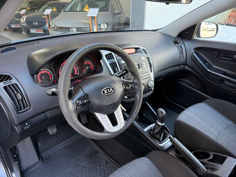Kia Ceed 1.4i 1maj,CZ,po servisu,2x kola - 9