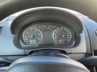Prodám VW POLO 1.4 benzin 55kw,r.v2004 - 9