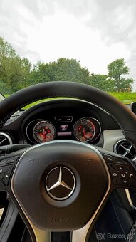 Mercedes Benz CLA - 9