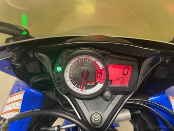 Suzuki GSXR - 9