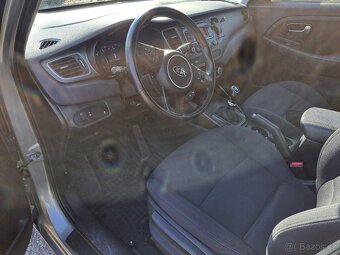 Kia Carens - 9