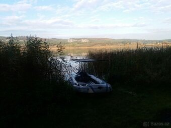 nafukovací člun Intex Excursion 5 se stříškou a motorem - 9