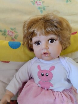 Značená vynilová holčička - 9