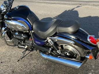 Triumph Rocket III Roadster - 9