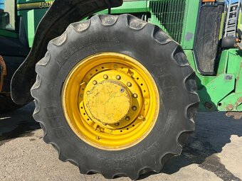 John Deere 8200 - 9