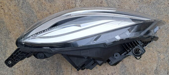 Levý přední LED světlomet Volvo V40, 32228479 - 9